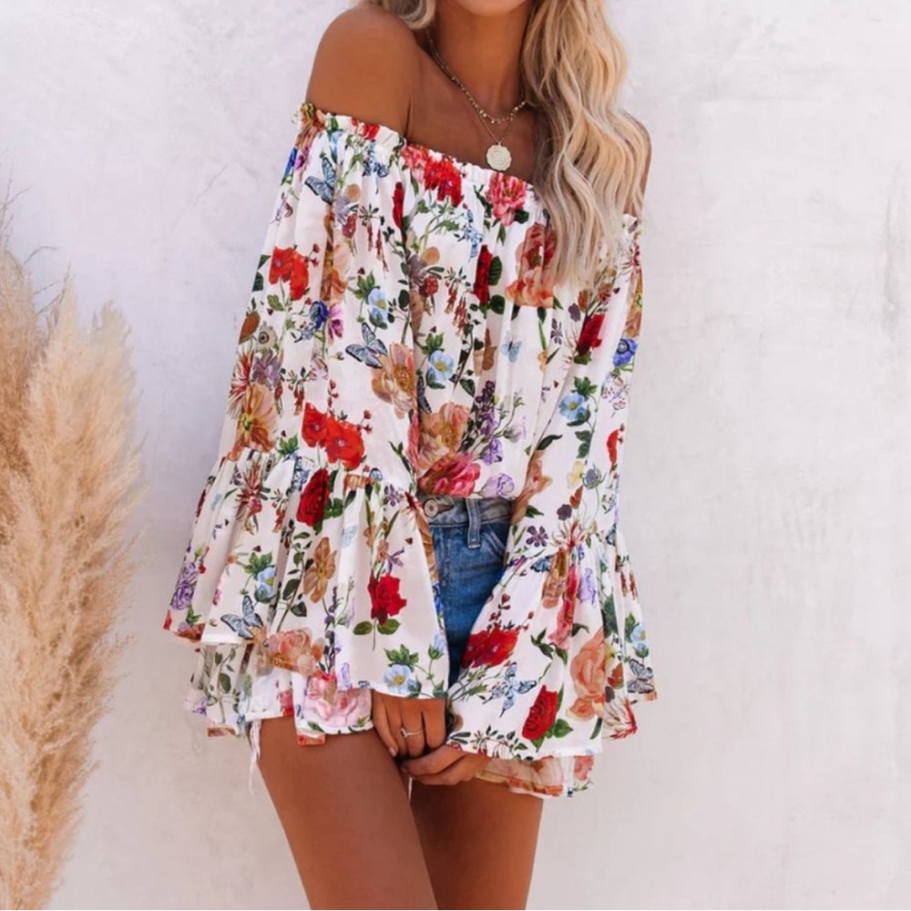 Vici floral bell sleeve top